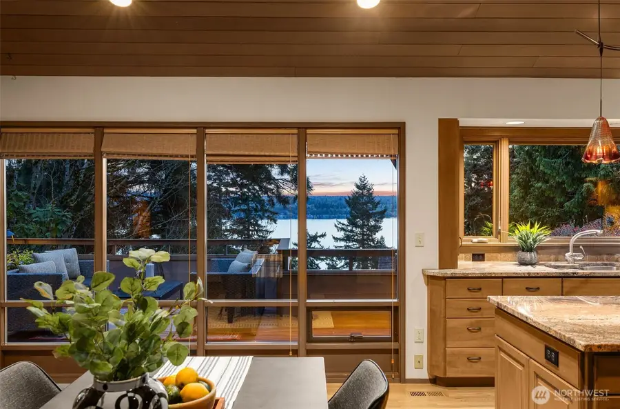 8440 W Mercer Way, Mercer Island, WA 98040 - #3