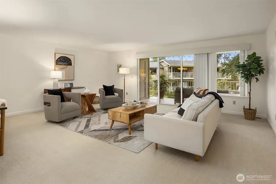 6369 Sand Point Way Ne, Seattle, WA 98115 - #3