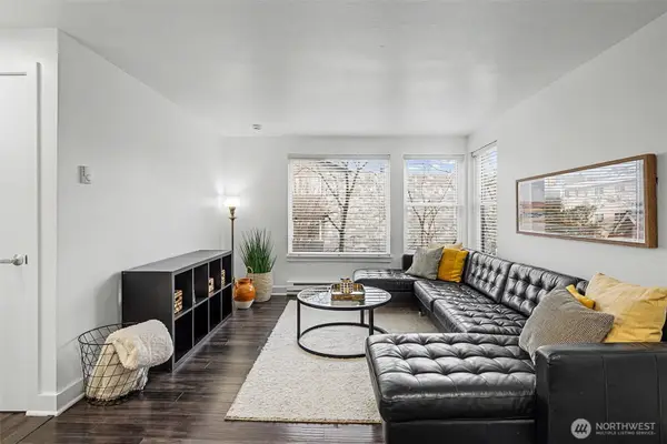 4111 Whitman Avenue N #402, Seattle, WA 98103