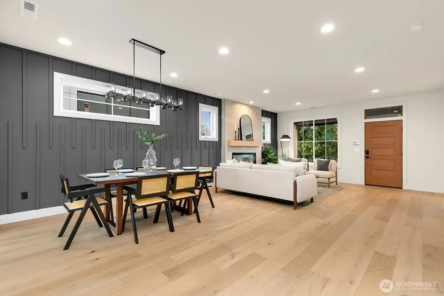 3032 NE Blakeley Street, Seattle, WA 98105 - #3