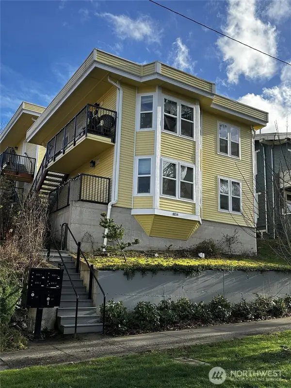 826 N Garden Street, Bellingham, WA 98225