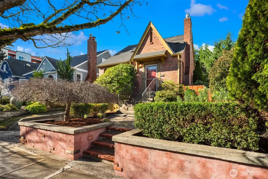 2301 42nd Avenue Sw, Seattle, WA 98116 - #2