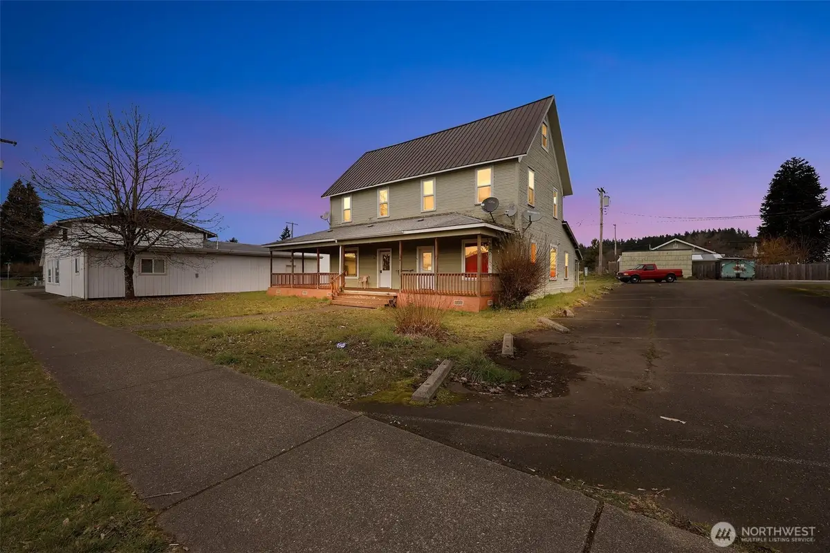 514 W Main Street, Elma, WA 98541 - #1