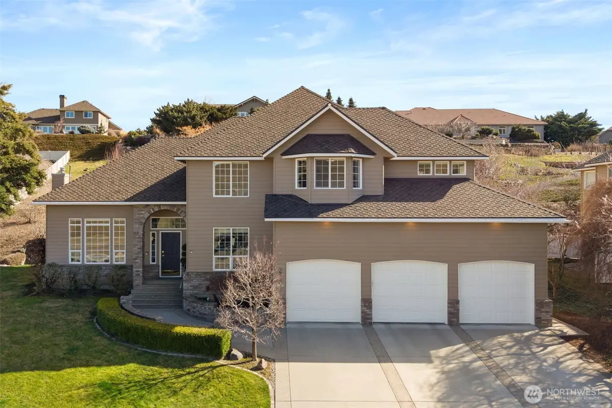 2021 Broadhurst Place, Wenatchee, WA 98801 - #1