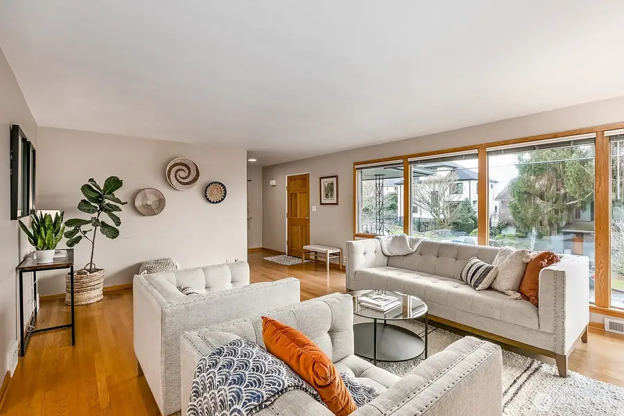 3036 12th Avenue W, Seattle, WA 98119 - #3