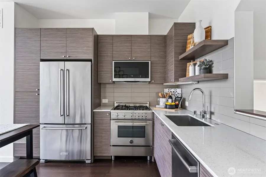 230 26th Avenue E, Seattle, WA 98112 - #3