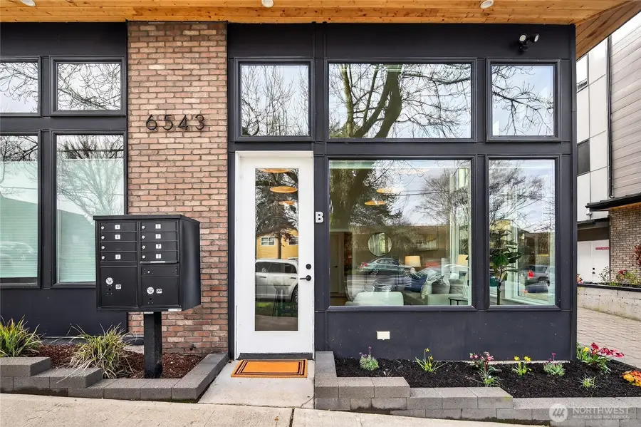 6543 35th Avenue Sw #B, Seattle, WA 98126 - #3