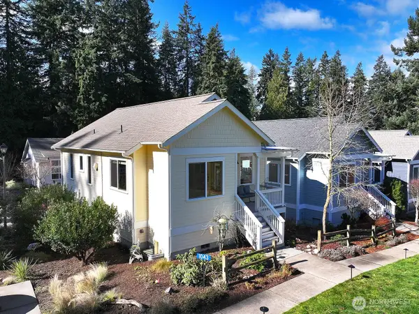 1043 Village Loop, Langley, WA 98260