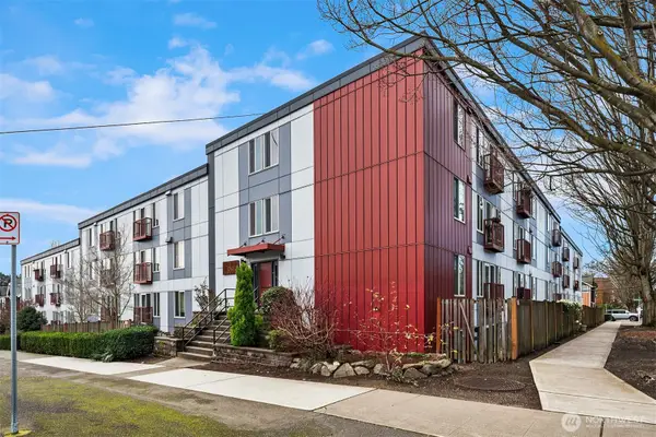 3661 Phinney Avenue N #109, Seattle, WA 98103