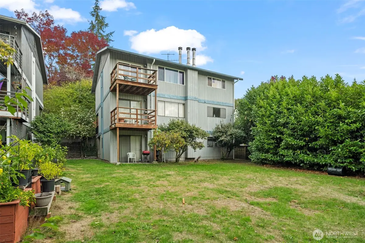 13215 35th Avenue Ne, Seattle, WA 98125 - #1