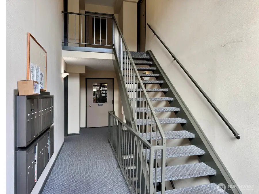 330 Elm St #201, Everett, WA 98203 - #2