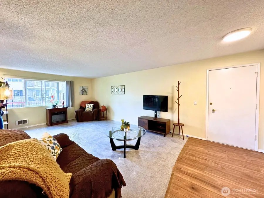 330 Elm St #201, Everett, WA 98203 - #3