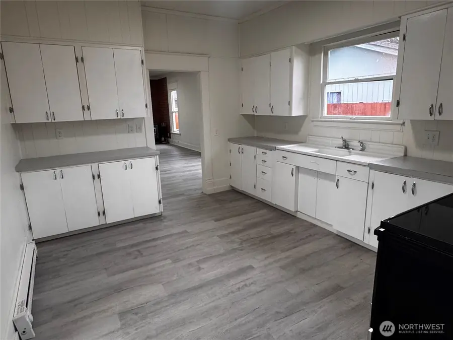 517 Water Street, South Bend, WA 98586 - #2