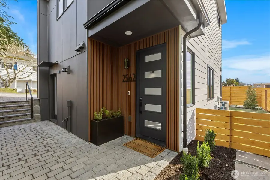 2562 30th Avenue W, Seattle, WA 98199 - #2