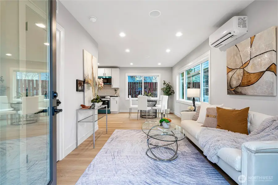 3054 Fairmount Ave Sw #B, Seattle, WA 98116 - #2