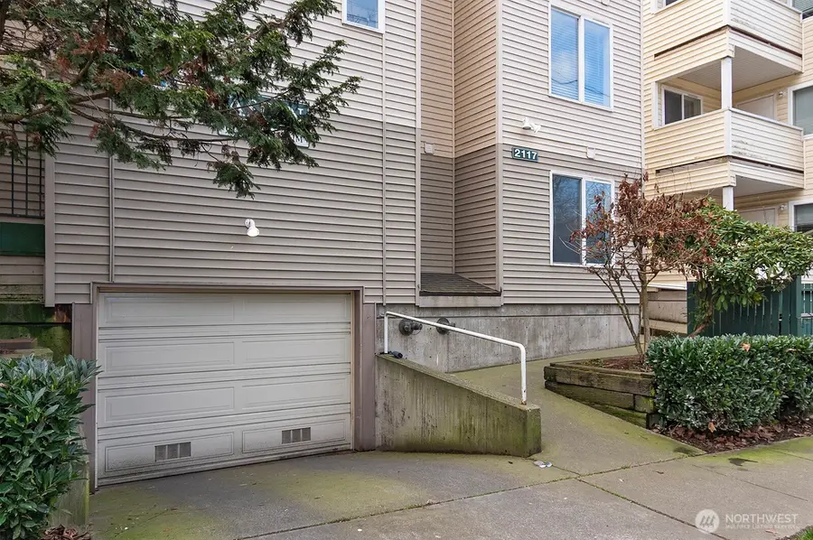 2117 N 107th Street #201, Seattle, WA 98133 - #2