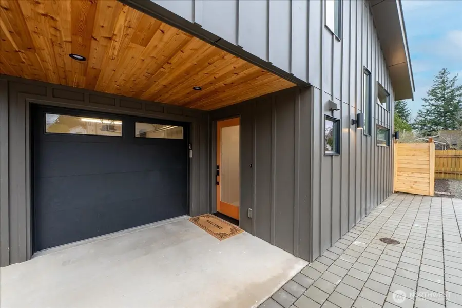 11740 Phinney Avenue N, Seattle, WA 98133 - #2