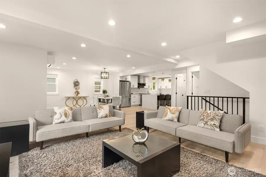 4326 NE 44th Street, Seattle, WA 98105 - #2