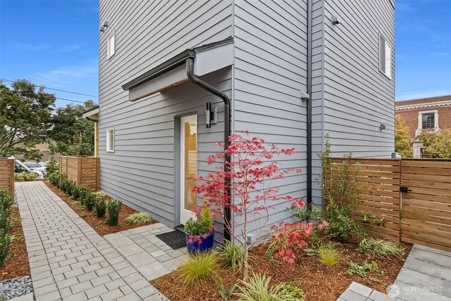 8001 25th Avenue Nw, Seattle, WA 98117 - #2