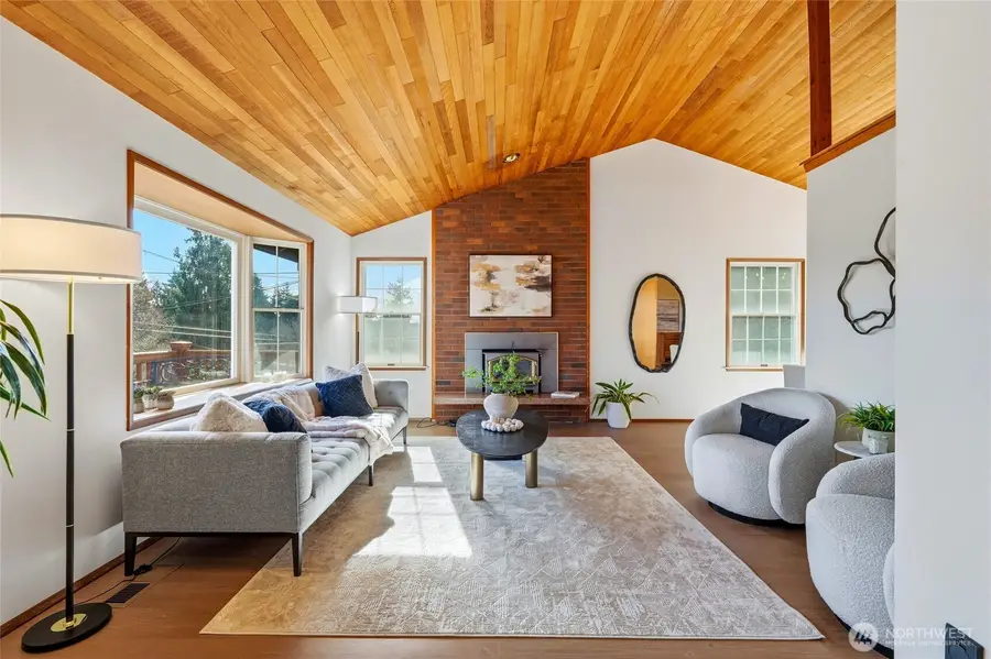 10825 34th Avenue Sw, Seattle, WA 98146 - #3