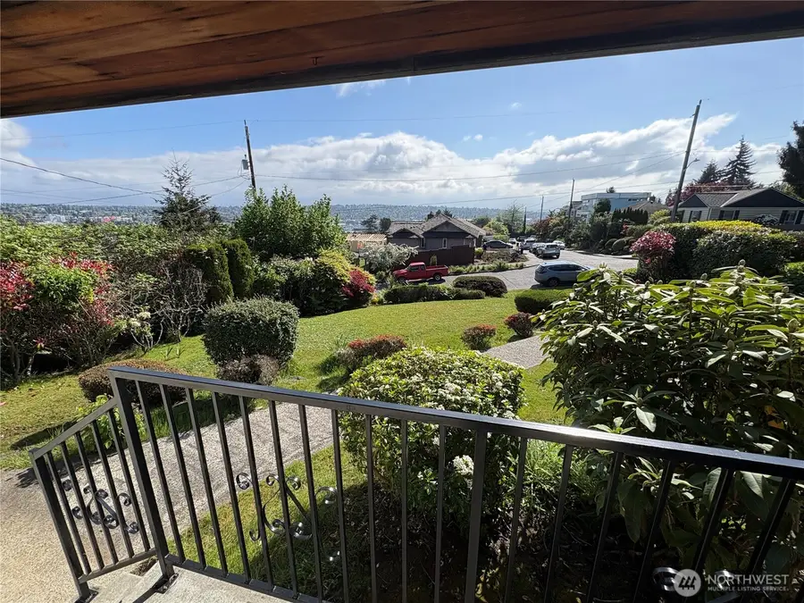 4045 29th Avenue W, Seattle, WA 98199 - #2