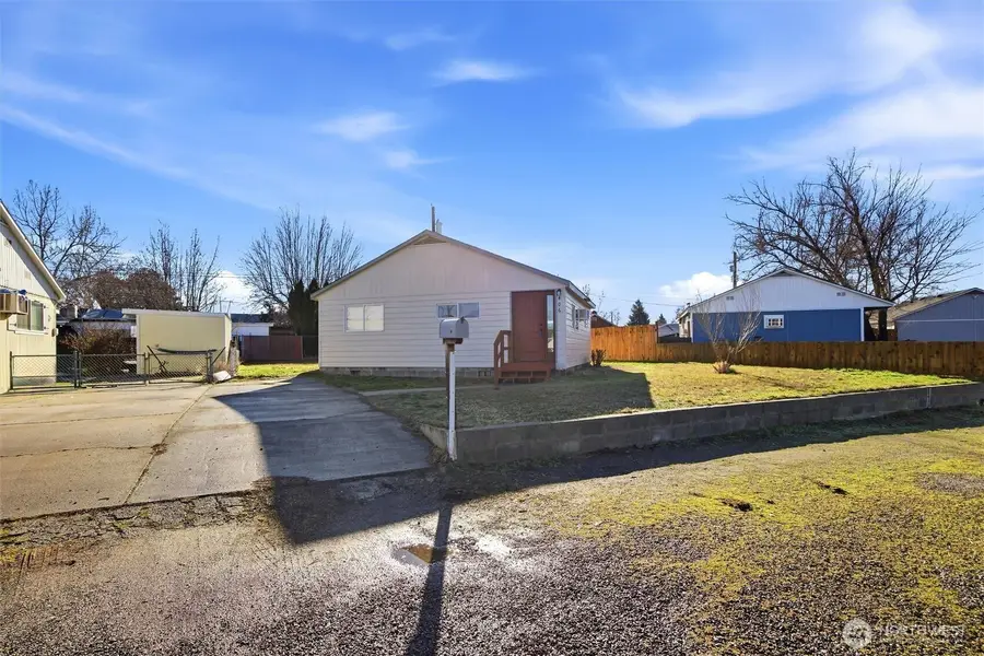 406 Snow Avenue, Richland, WA 99352 - #2
