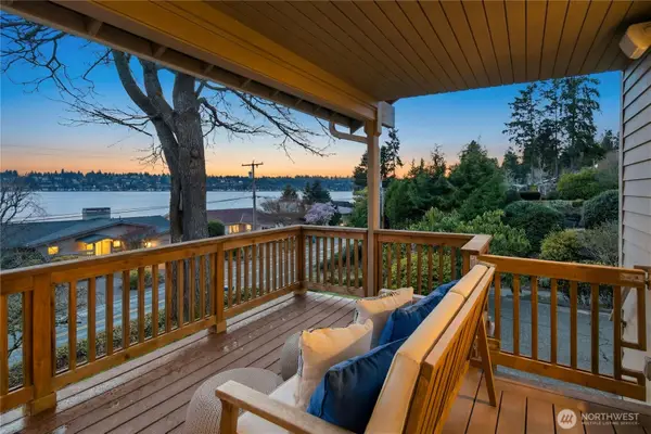 12506 Holmes Point Drive Ne, Kirkland, WA 98034