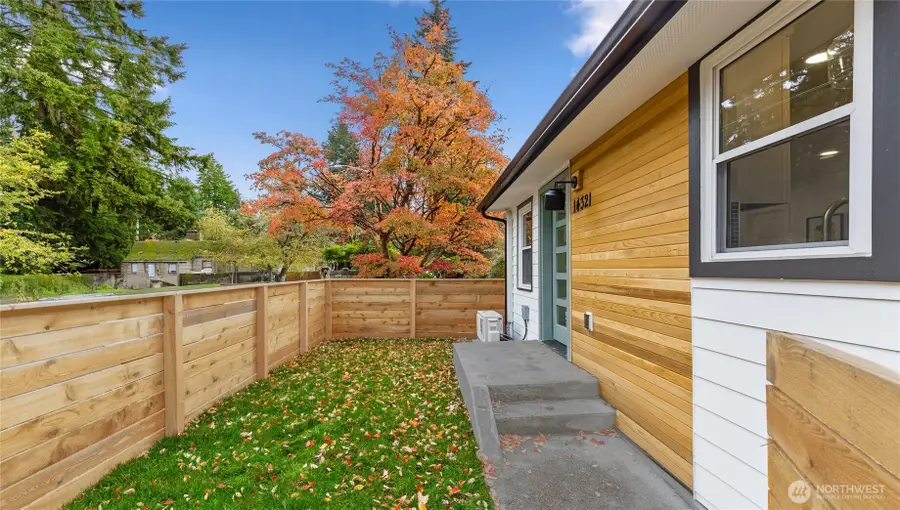 14321 Interlake Avenue N #A, Seattle, WA 98133 - #3