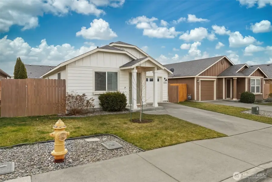 1203 Carver Street, College Place, WA 99324 - #3