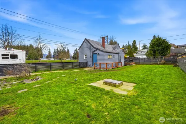 238 N Washington Avenue, Arlington, WA 98223