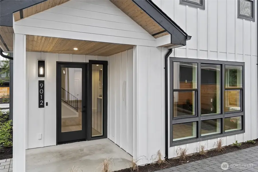 9012 124th Lane Ne, Kirkland, WA 98033 - #2