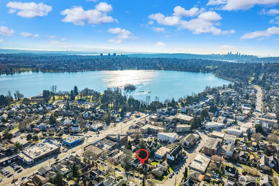 909 N 75th Street, Seattle, WA 98103 - #2