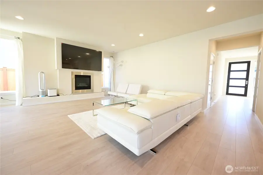 16327 25th St E, Lake Tapps, WA 98391 - #3