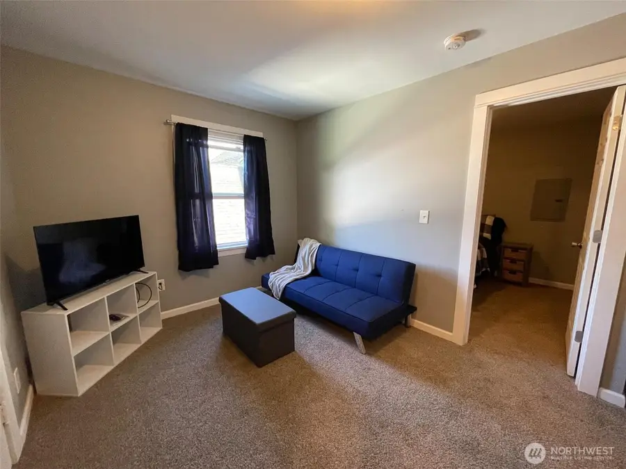 517 Emerson Avenue, Hoquiam, WA 98550 - #2