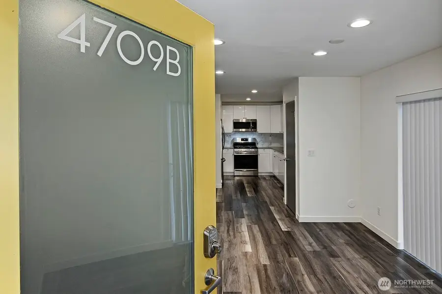 4709 8th Avenue Ne, Seattle, WA 98105 - #3