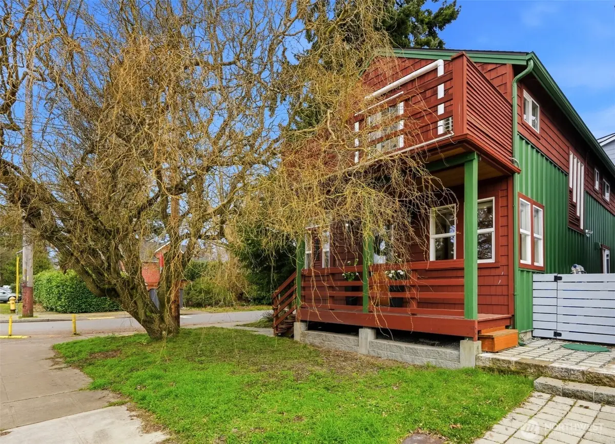 8752 Dayton Avenue N #B, Seattle, WA 98103 - #1