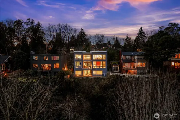 1740 Magnolia Way W, Seattle, WA 98199