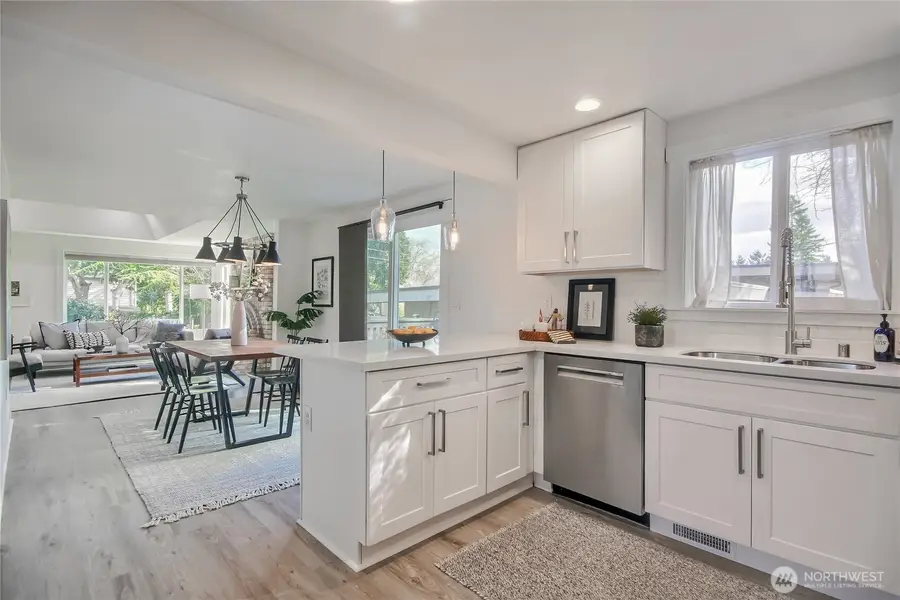 11271 35th Avenue Sw, Seattle, WA 98146 - #2