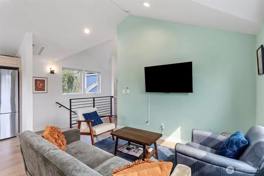 3013 61st Avenue Sw, Seattle, WA 98116 - #3