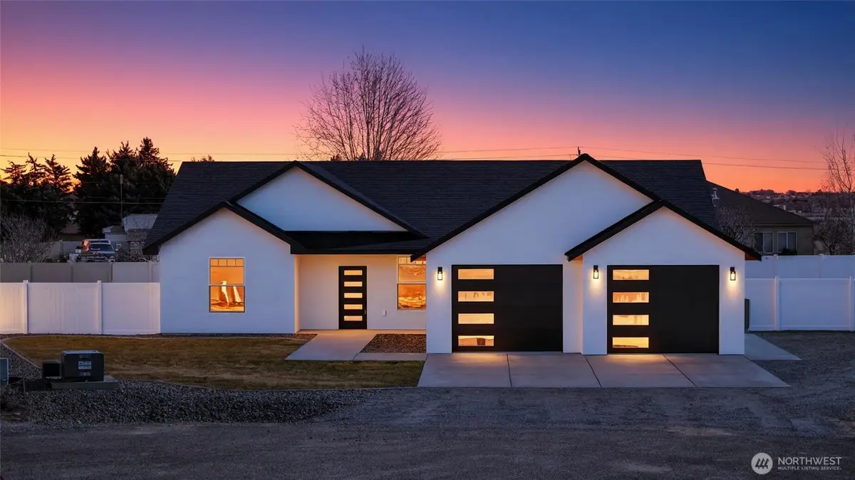 3037 Blackbird Place Ne, Moses Lake, WA 98837 - #1