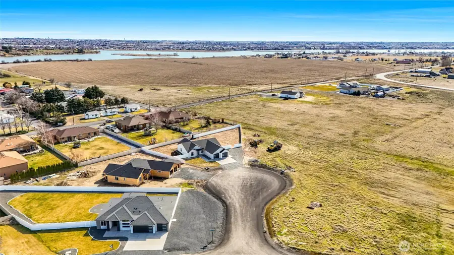 3037 Blackbird Place Ne, Moses Lake, WA 98837 - #3