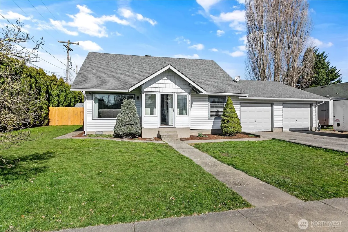 208 Harrison Street, Sumas, WA 98295 - #1