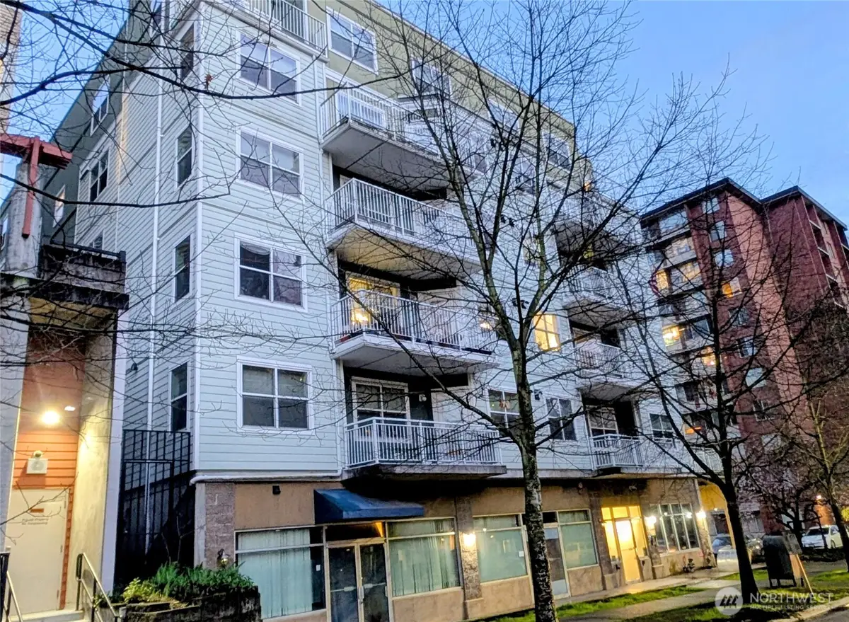 4722 12th Avenue Ne #401, Seattle, WA 98105 - #1