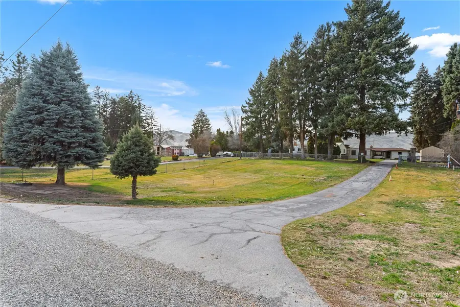 2434 NW Alan Avenue, East Wenatchee, WA 98802 - #2