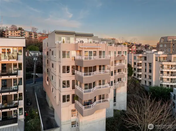 601 W Mercer Place #301, Seattle, WA 98119