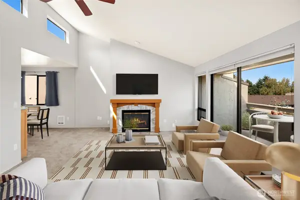 6652 Parkpoint Way Ne #D-311, Seattle, WA 98115