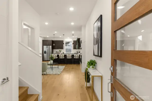 9248 17th Avenue Sw #A, Seattle, WA 98106