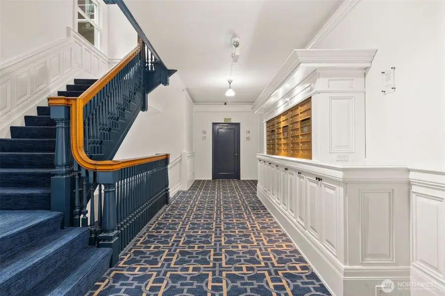 615 Boren Avenue #6, Seattle, WA 98104 - #3