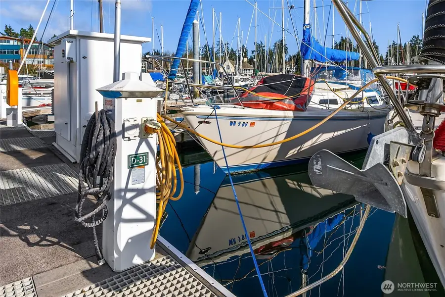 141 Parfitt Way Sw #D31, Bainbridge Island, WA 98110 - #2