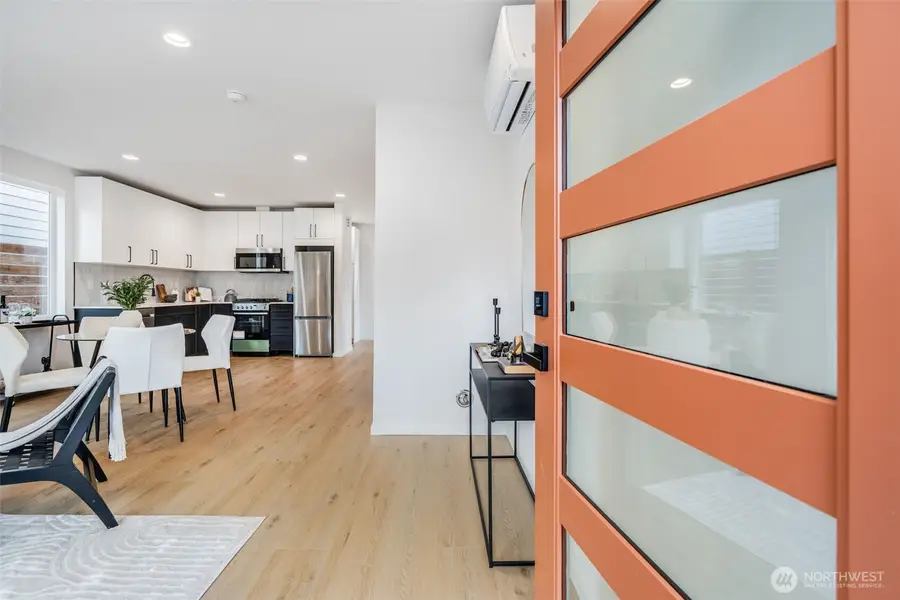 904 N 107th Street, Seattle, WA 98133 - #3